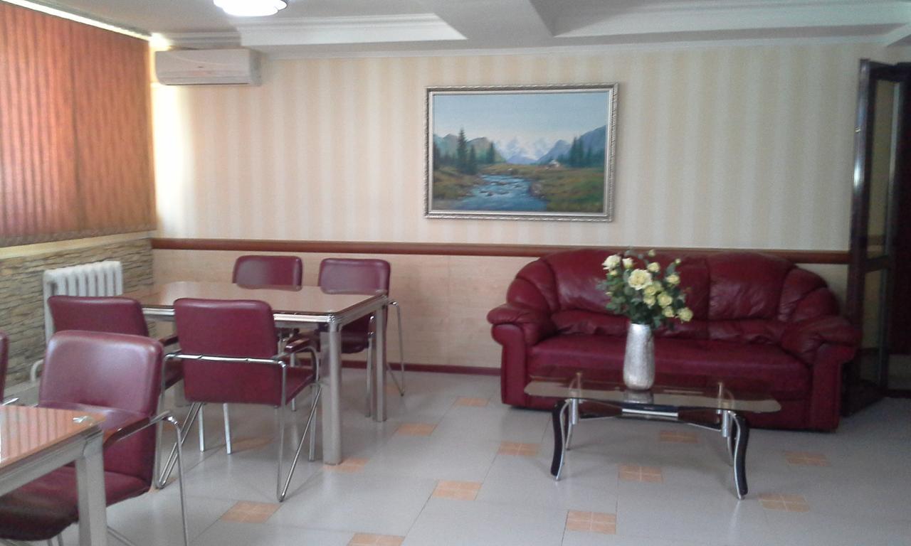 Hotel Shagyn Astaná Exterior foto